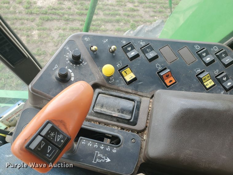 image for item IL9029 1992 John Deere 9600  RWA combine