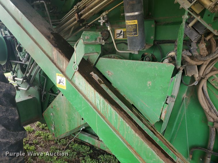 image for item IL9029 1992 John Deere 9600  RWA combine