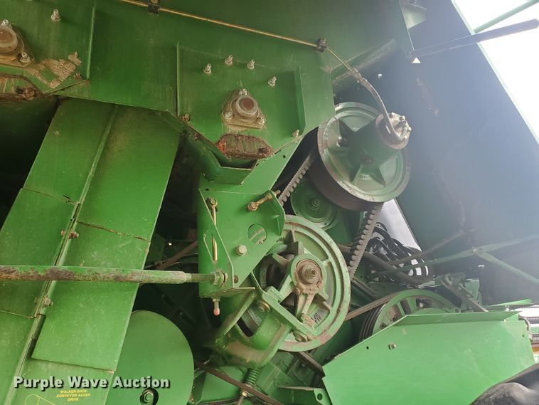 image for item IL9029 1992 John Deere 9600  RWA combine