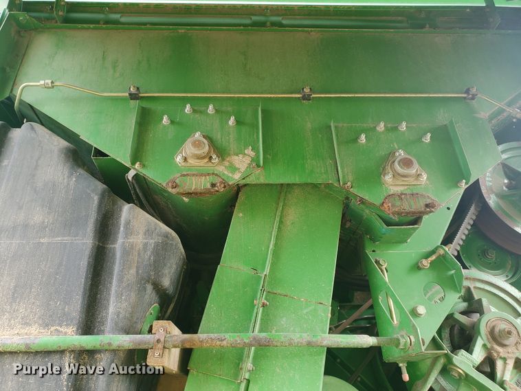 image for item IL9029 1992 John Deere 9600  RWA combine
