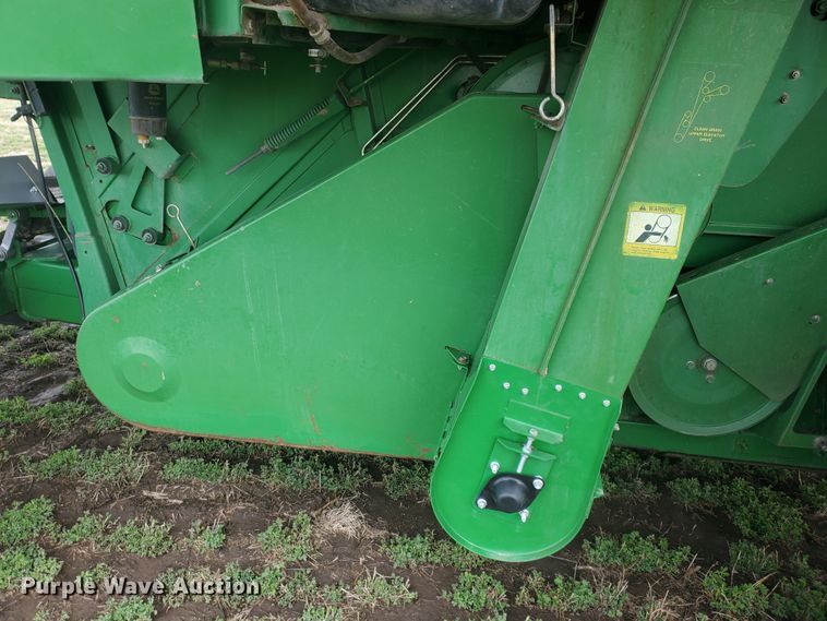 image for item IL9029 1992 John Deere 9600  RWA combine