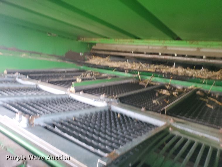 image for item IL9029 1992 John Deere 9600  RWA combine