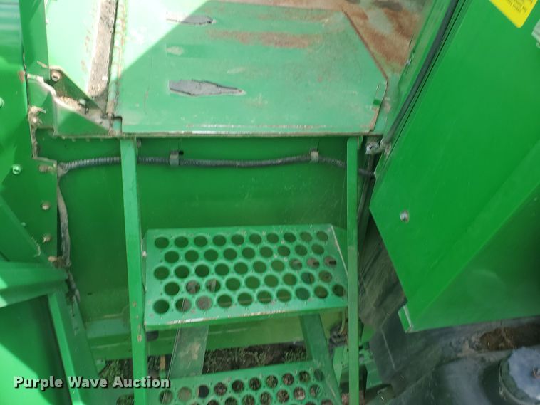 image for item IL9029 1992 John Deere 9600  RWA combine