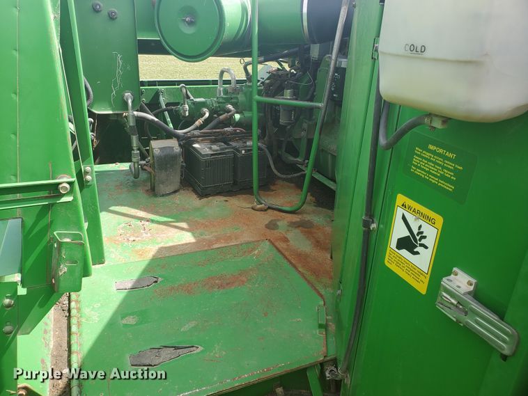 image for item IL9029 1992 John Deere 9600  RWA combine