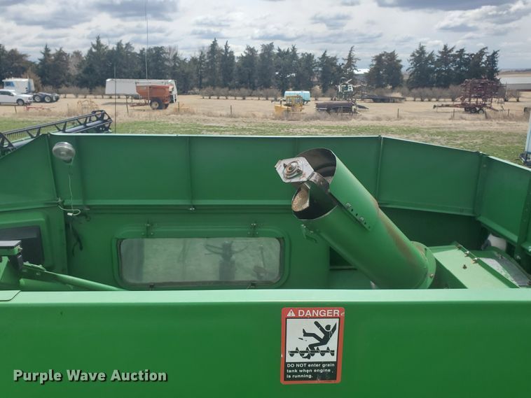 image for item IL9029 1992 John Deere 9600  RWA combine