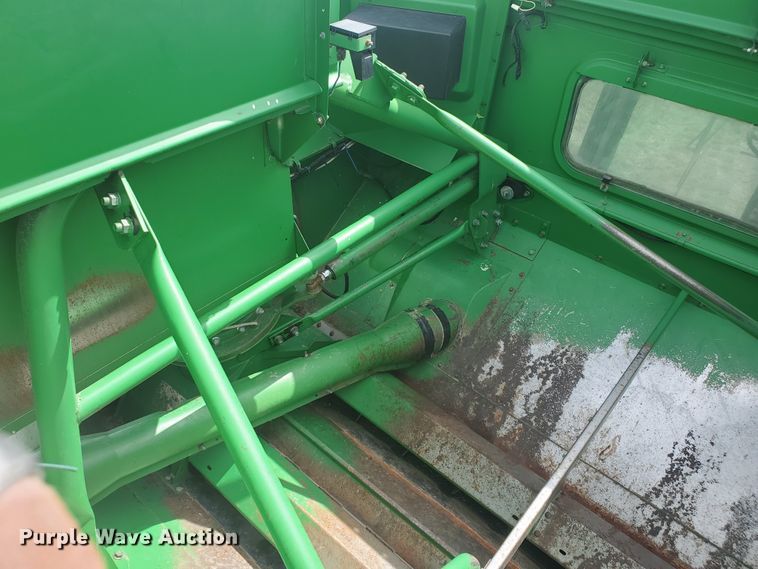 image for item IL9029 1992 John Deere 9600  RWA combine