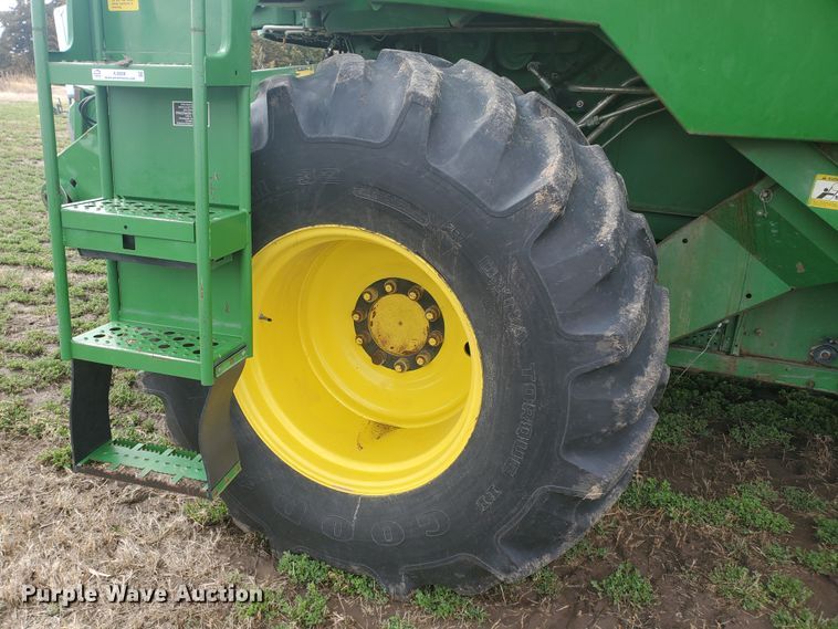 image for item IL9029 1992 John Deere 9600  RWA combine
