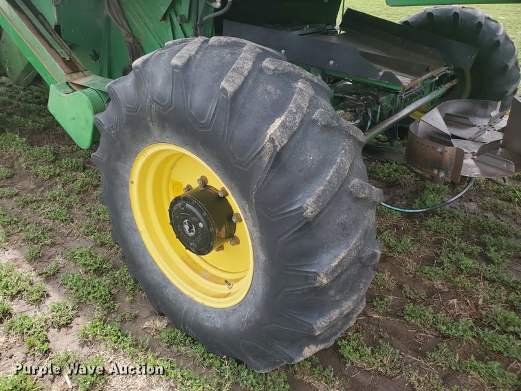 image for item IL9029 1992 John Deere 9600  RWA combine