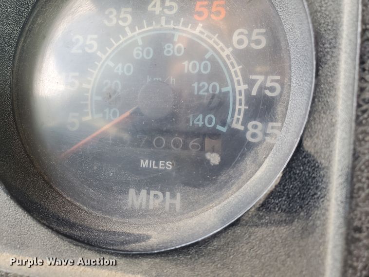 image for item IL9031 1984 International S2200  grain truck