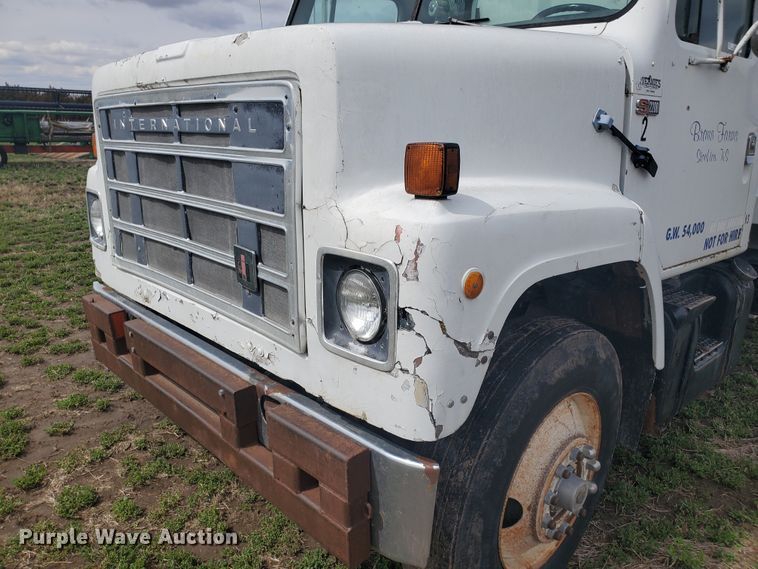 image for item IL9031 1984 International S2200  grain truck