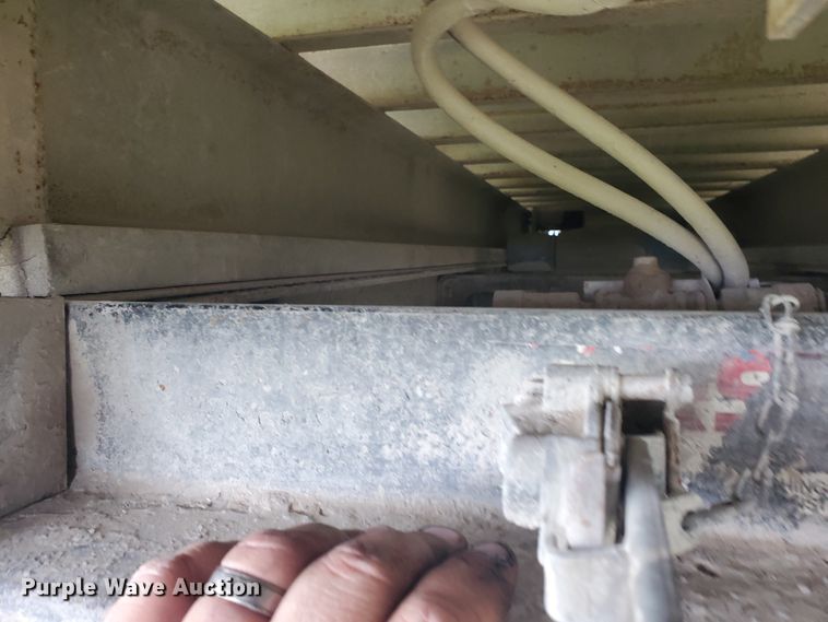 image for item IL9031 1984 International S2200  grain truck