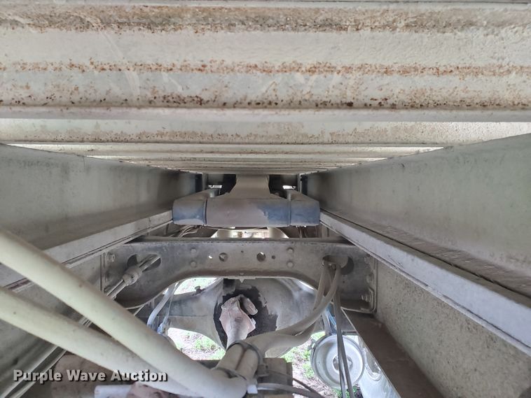 image for item IL9031 1984 International S2200  grain truck