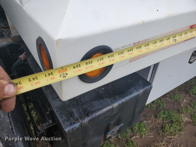 image for item IL9031 1984 International S2200  grain truck