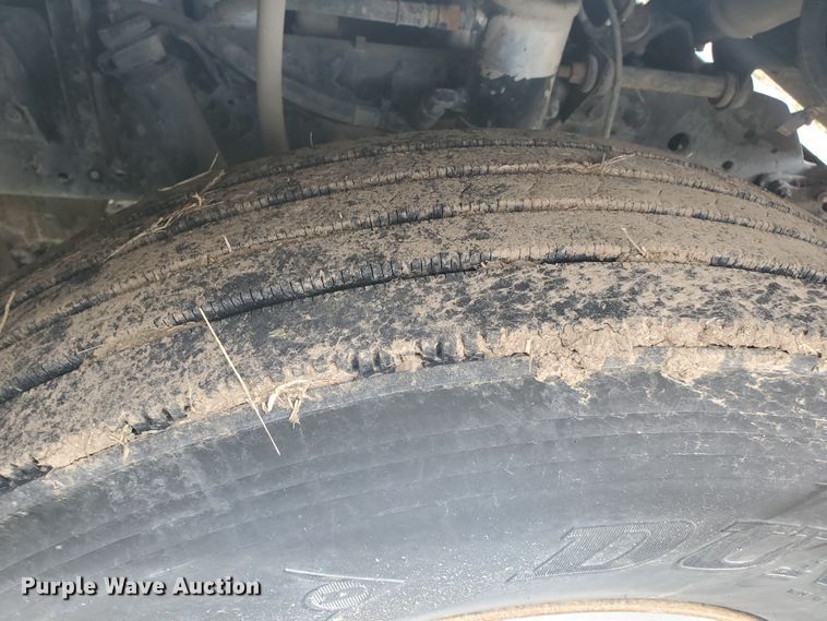 image for item IL9031 1984 International S2200  grain truck