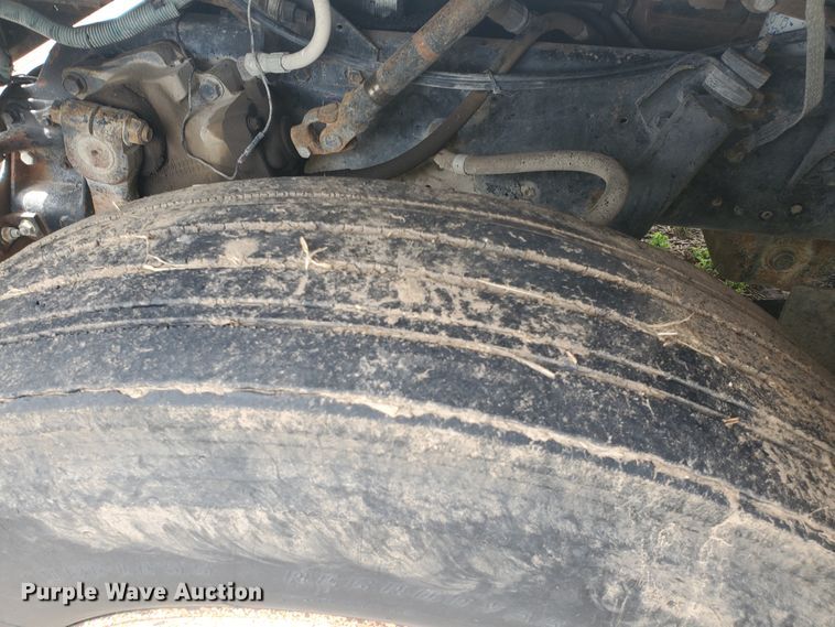 image for item IL9031 1984 International S2200  grain truck