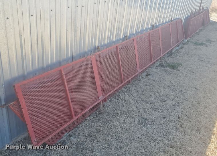 image for item IL9031 1984 International S2200  grain truck