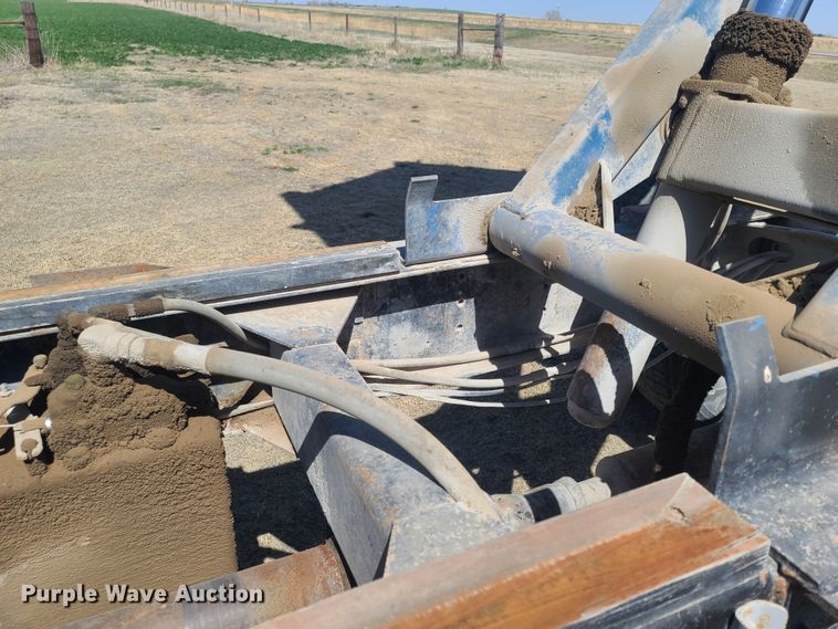 image for item IL9031 1984 International S2200  grain truck