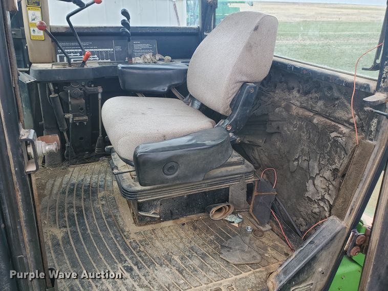 image for item IL9032 1990 John Deere 8560  4WD tractor