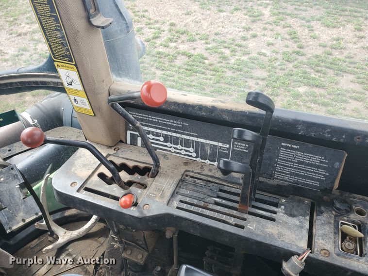 image for item IL9032 1990 John Deere 8560  4WD tractor