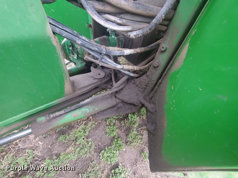 image for item IL9032 1990 John Deere 8560  4WD tractor