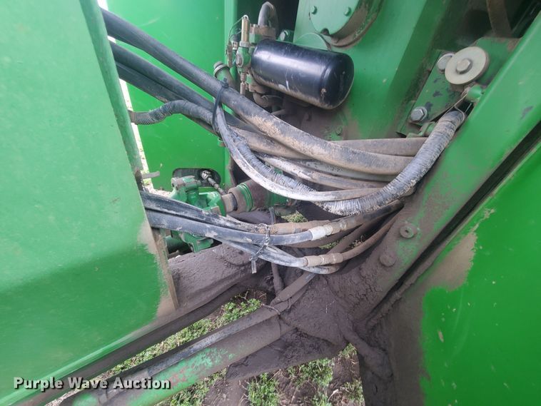 image for item IL9032 1990 John Deere 8560  4WD tractor