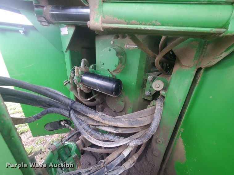 image for item IL9032 1990 John Deere 8560  4WD tractor
