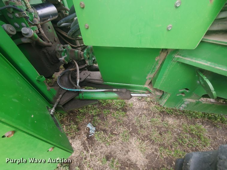 image for item IL9032 1990 John Deere 8560  4WD tractor