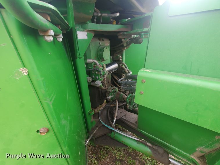 image for item IL9032 1990 John Deere 8560  4WD tractor