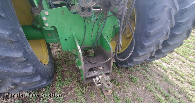 image for item IL9032 1990 John Deere 8560  4WD tractor