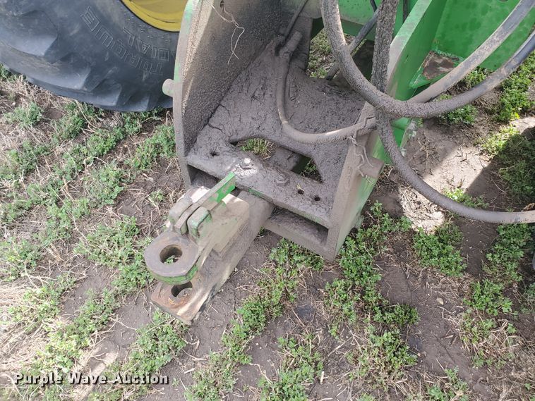 image for item IL9032 1990 John Deere 8560  4WD tractor