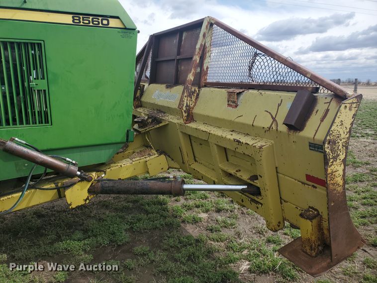 image for item IL9032 1990 John Deere 8560  4WD tractor