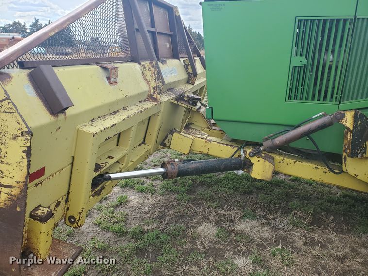 image for item IL9032 1990 John Deere 8560  4WD tractor