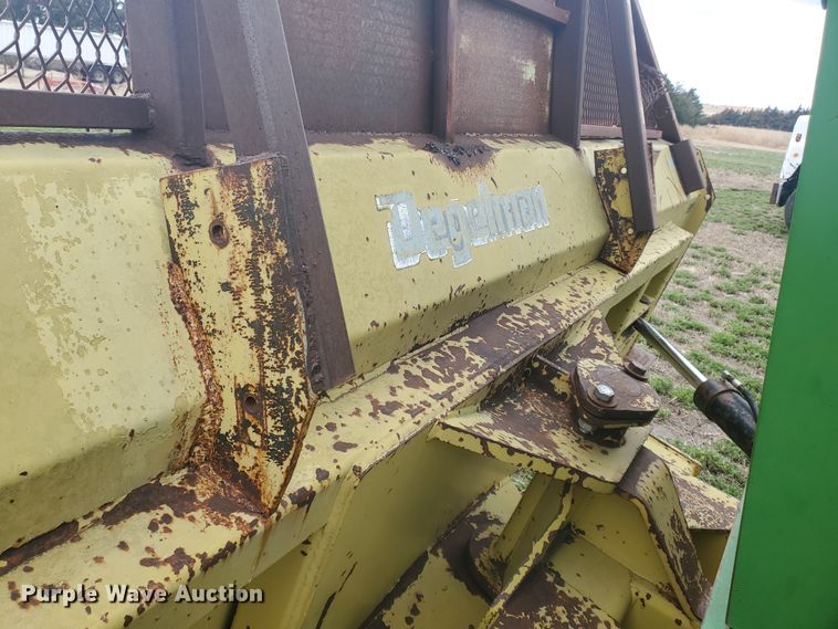 image for item IL9032 1990 John Deere 8560  4WD tractor