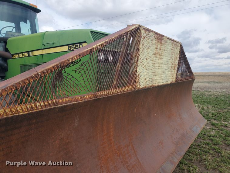 image for item IL9032 1990 John Deere 8560  4WD tractor