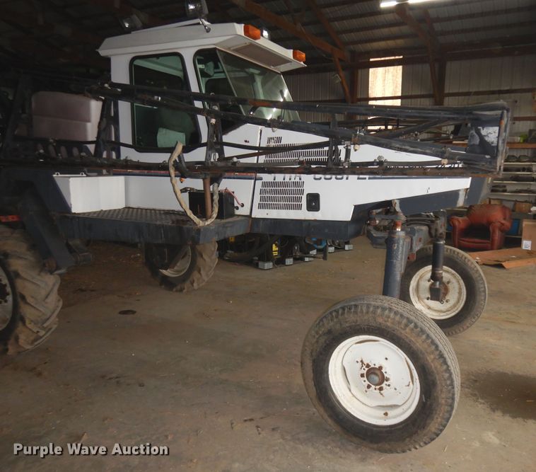 image for item IP9102 1996 SpraCoupe Melroe 3430  sprayer