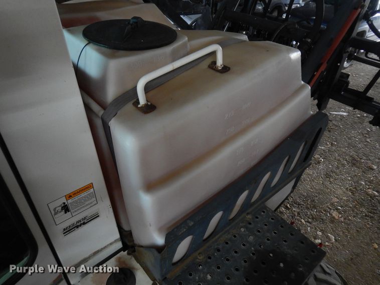 image for item IP9102 1996 SpraCoupe Melroe 3430  sprayer