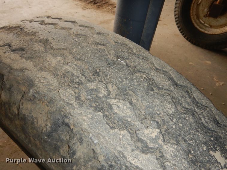 image for item IP9102 1996 SpraCoupe Melroe 3430  sprayer