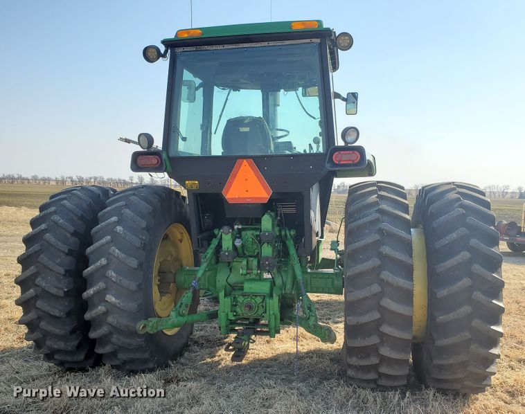 image for item IW9996 1988 John Deere 4450  MFWD tractor