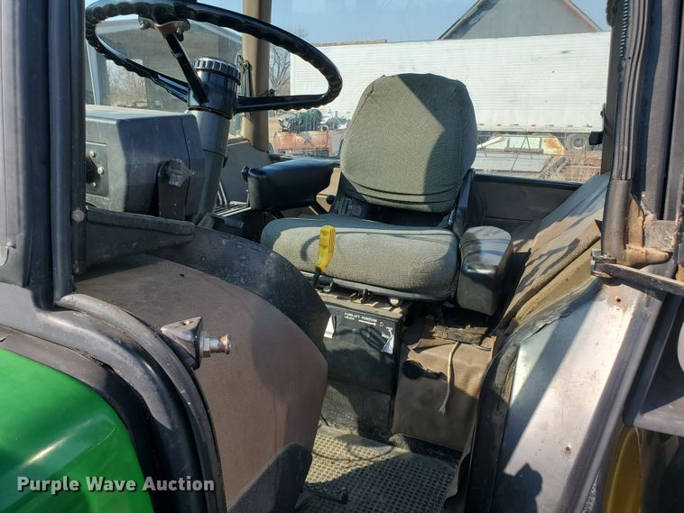 image for item IW9996 1988 John Deere 4450  MFWD tractor