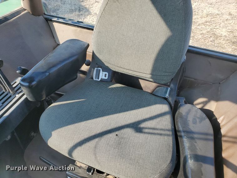 image for item IW9996 1988 John Deere 4450  MFWD tractor