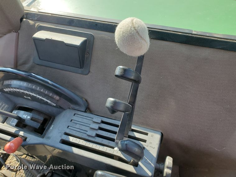 image for item IW9996 1988 John Deere 4450  MFWD tractor