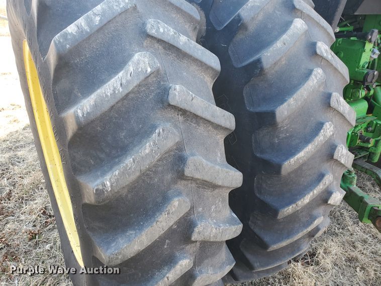 image for item IW9996 1988 John Deere 4450  MFWD tractor