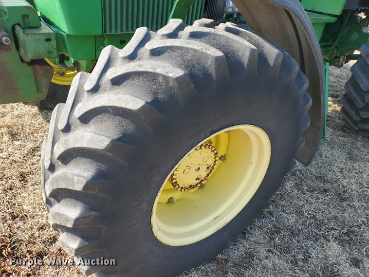image for item IW9996 1988 John Deere 4450  MFWD tractor