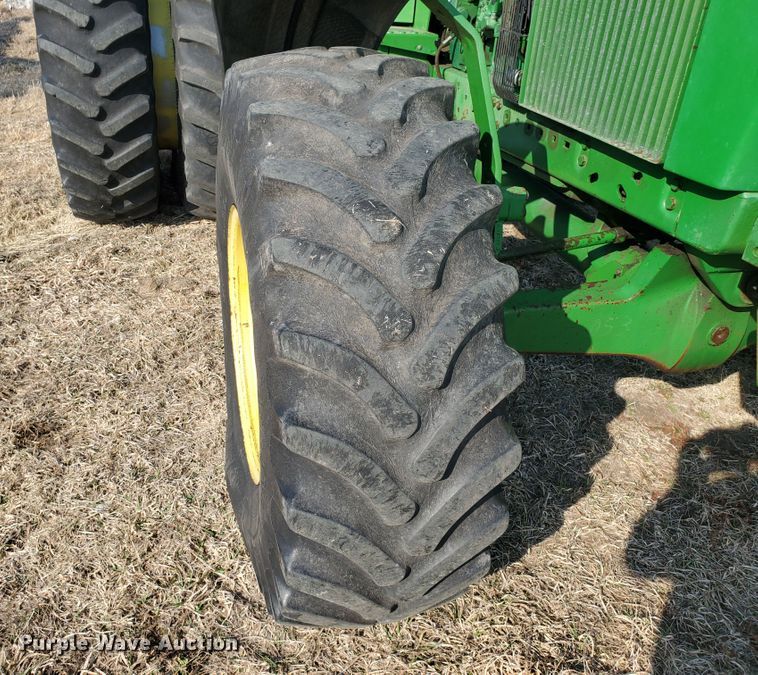 image for item IW9996 1988 John Deere 4450  MFWD tractor