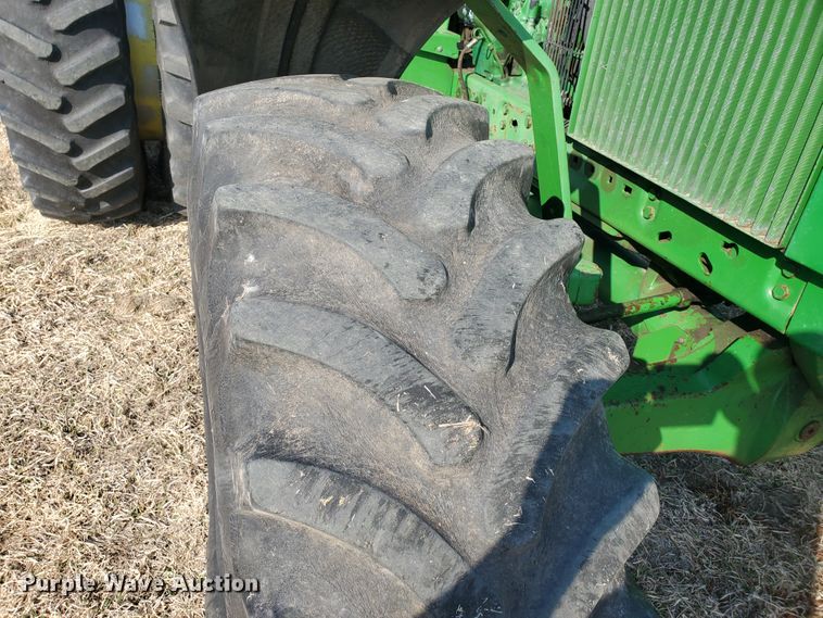 image for item IW9996 1988 John Deere 4450  MFWD tractor