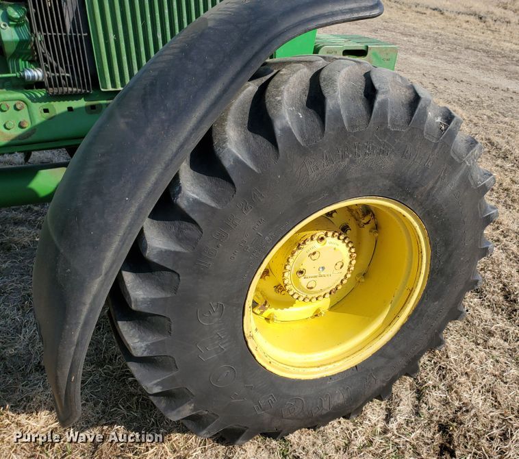 image for item IW9996 1988 John Deere 4450  MFWD tractor