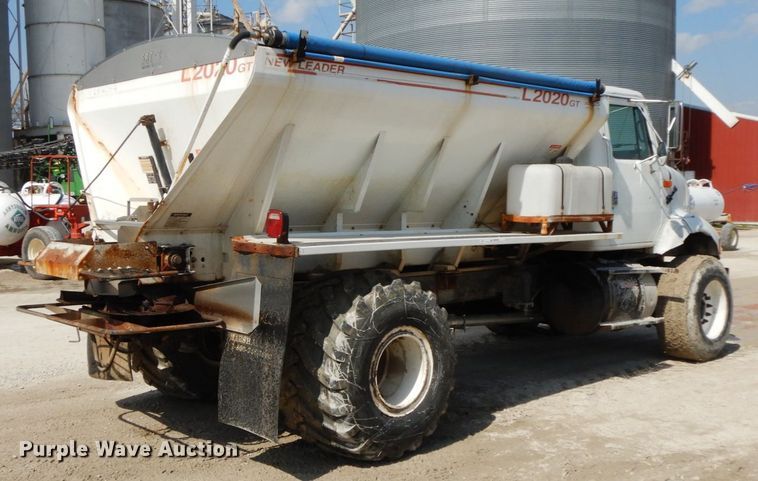 image for item IX9308 2000 International 8100  applicator