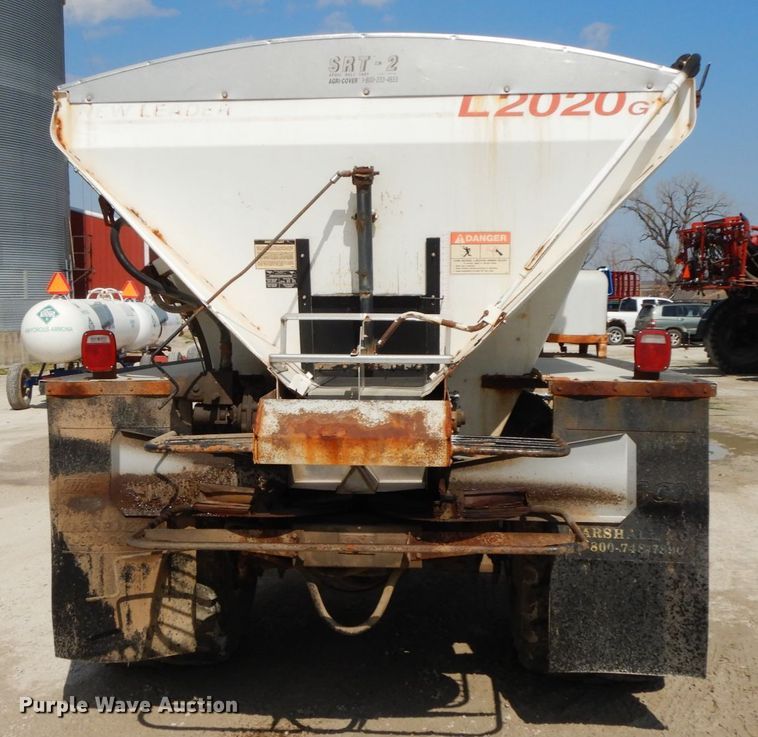 image for item IX9308 2000 International 8100  applicator