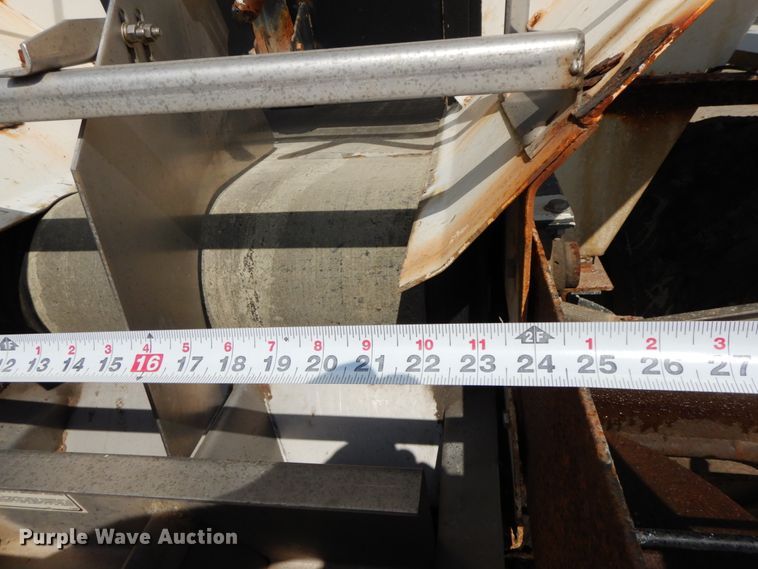 image for item IX9308 2000 International 8100  applicator