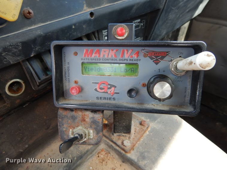 image for item IX9308 2000 International 8100  applicator